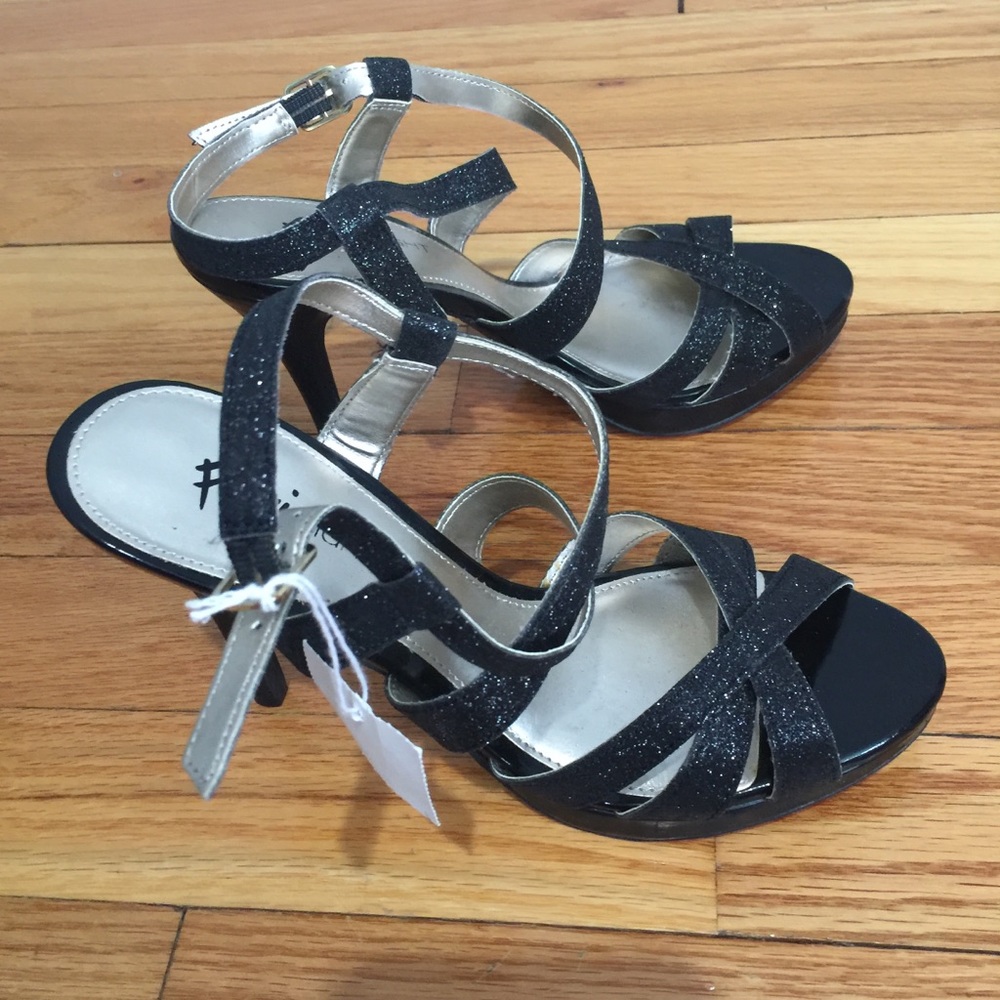 Payless Fioni Strappy glittery heels size 6.5